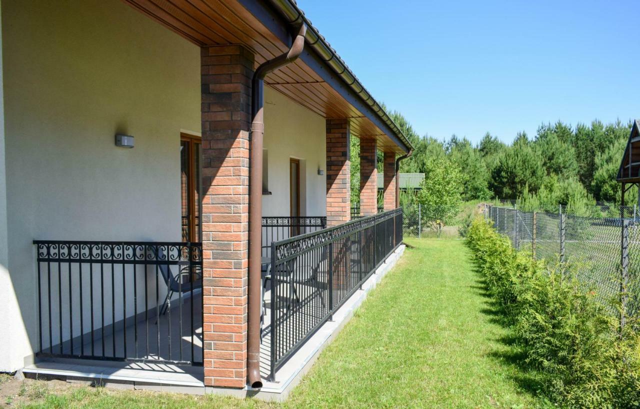 Megan Apartment Лубятово Екстериор снимка