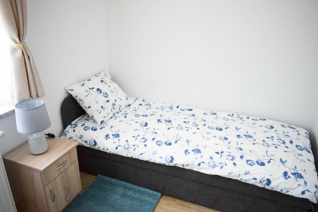 Megan Apartment Лубятово Екстериор снимка